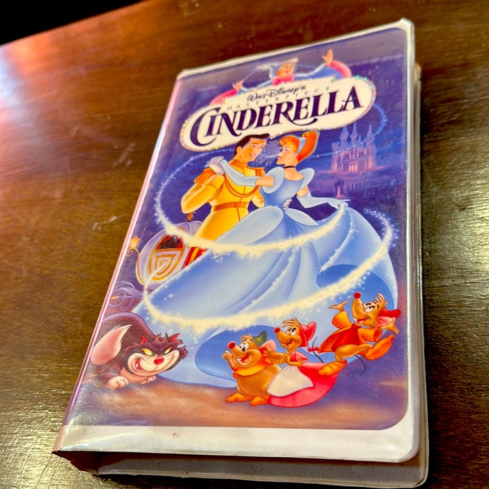 Disney Cinderella in original clam shell case VHS